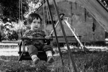 Mysleli jsme, že nic víc retro než hřiště v Ostrém u Úštěka už nenajdeme...