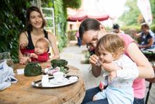 Café Lipovka v Teplicích už jsme měli vyhlédnuté delší dobu, mají tam pískoviště plné hraček (rozbitých, samozřejmě :-)