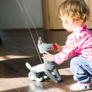 Například zde Verunka zkouší variaci na pohádku o karkulce