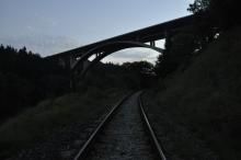 Unikátní dálniční most přes Opárenské údolí