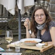 Polévka z čerstvých rajčat