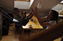 Tobík se vydrží houpat i několik hodin