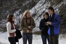 Richard vysvětluje, jaké výhody má hledání kešky v lese s použitím autonavigace s francouzskou průvodkyní 