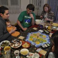 Adam vymýšlí strategii, Esterka prahne po cukroví