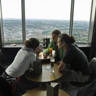 Uvnitř výškové restaurace