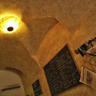 Strop kavárny Mitte, na mlýnku byl Karel