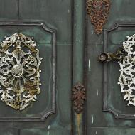 Dveře od kostela
