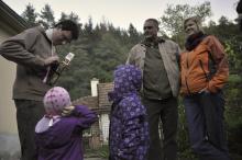 Kdo je tu nejvíc zvědavý na dárešek?