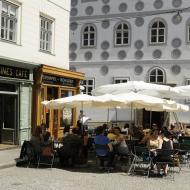 Kleines Café - údajně nejmenší kavárna v centru