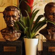 Starej Hawelka se starou Hawelkovou se tvářili, jako kdyby jim to tu patřilo