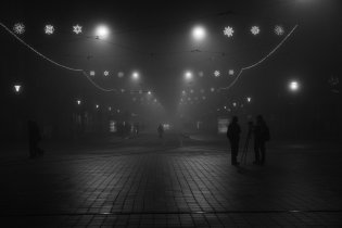 Fotíme fotografy, jak fotí mlhu.