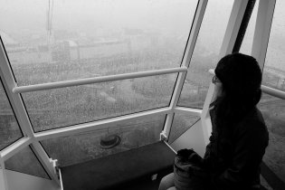 Depresivní jízda městskou lanovkou