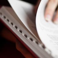 Listování Knihou knih