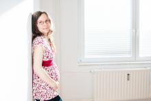 Tom se učí fotit těhulenku