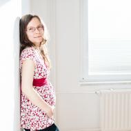 Tom se učí fotit těhulenku