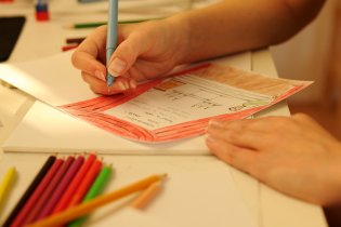 To byste nevěřili, jaký je dneska problém sehnat v obchodě pěkné přání k jáhenskému svěcení