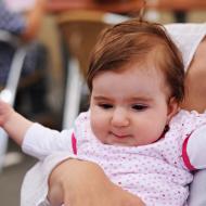 Monča se nemůže dočkat oběda