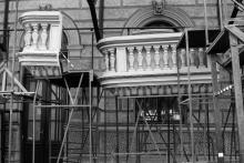 Kdybyste někdo chtěli vyznat lásku pod balkónem...