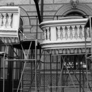 Kdybyste někdo chtěli vyznat lásku pod balkónem...