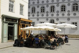 Náš první kleiner brauner jsme si dali v Kleines Café