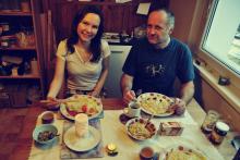 Kdo chce u nás přespat, musí se za odměnu vyfotit se snídaní (a ještě navíc musí snídat jáhly!)