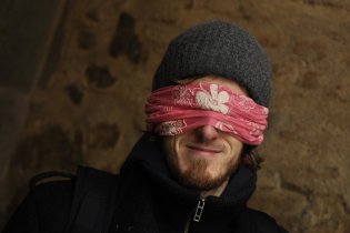 Slepá bábo, kam tě vedu?