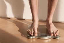 Ranní šok na váze - musím okamžitě začít cvičit... nebo jíst!