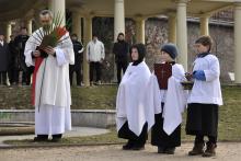 Žehnání ratolestí - někteří ministranti rostou překvapivě rychle