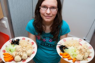 Dal by sis něco menšího, miláčku?