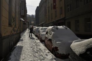 Lavinové nebezpečí v pražských ulicích