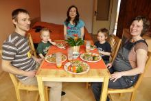 Jídelna v ložnici se osvědčila