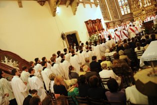 V(z)kládání rukou