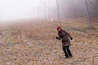 Ani medializované spory o pozemky, ani nedostatek sněhu nezabránily Lenče v parádní lyžovačce na Bouřňáku