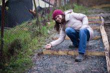 Lenča testuje kvalitu provedení akátových stupňů