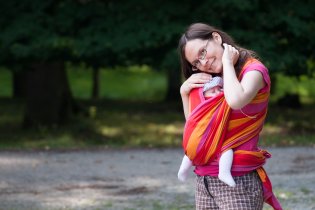 Verunka zatím barvu šátku narozdíl od maminky neřeší, hla