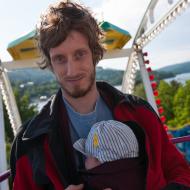 Verča se při své první jízdě na ruském kole chtěla elega