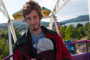 Verča se při své první jízdě na ruském kole chtěla elega