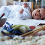 Vy se tady cpete a já tu jako mám celou dobu otáčet hlavičku, nebo co?