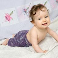 Modelka Verunka pózuje v nových vlňáčcích ve velmi improvizovaném domácím ateliéru