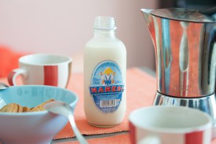 Zátiší se zahuštěným mlékem