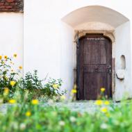 Boční vchod do žebětínského kostela