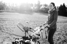 Dana s Honzíčkem poznávají bystrcká pole