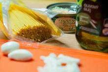 Inspirováni dědečkem z Prahy vyrábíme i my "álio ólio"