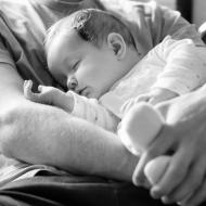 Máma něco nudného čte, tak jsem to radši na chvíli zalomila