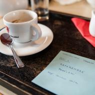 1. část narozeninového programu - kavárenské poválení