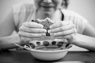 Toho dne byly topinky obzvláště neoblomné