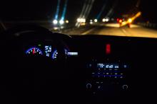 Pro Toma poněkud netradiční pohled na D1 ze zadní sedačky, dokonce mohl s Verunkou koukat na Křemílka a Vochomůrku