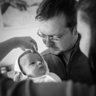 Něžná náruč rodičů