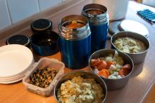 Holky v porodnici si se dvěma rohlíky a jogurtem k snídani opravdu nevystačí :-)