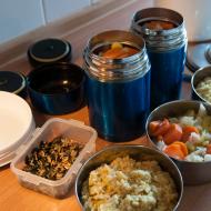 Holky v porodnici si se dvěma rohlíky a jogurtem k snídani opravdu nevystačí :-)